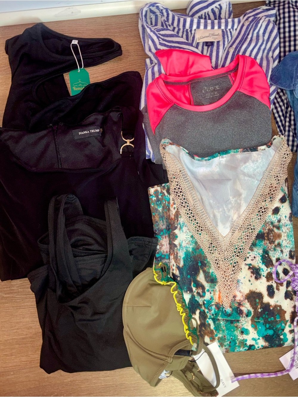 Resellers bundle of ladies tops-lot of 11! Mixed brands & mixed sizes - Picture 3 of 13